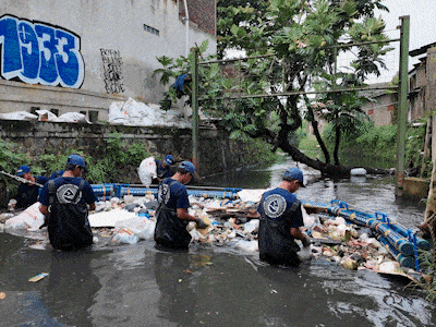 Plastic Fischer animated